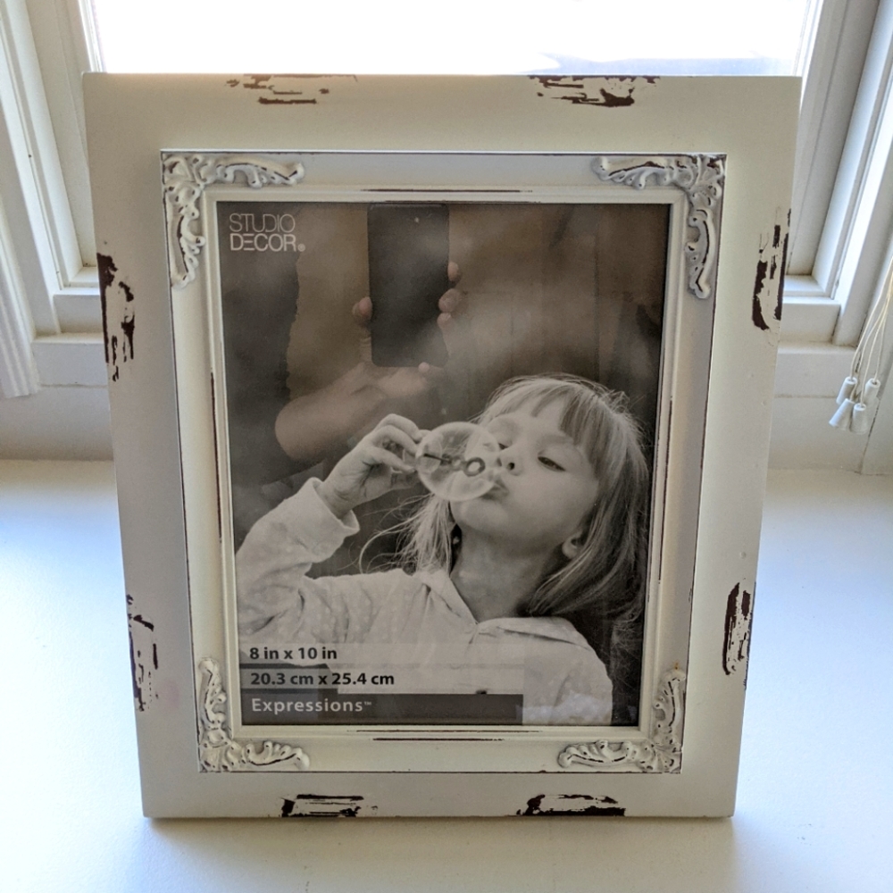 White rustic frame   8 in x 10 in